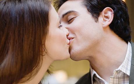 couple kissing in car. Couple Kissing. Telegraph.co.